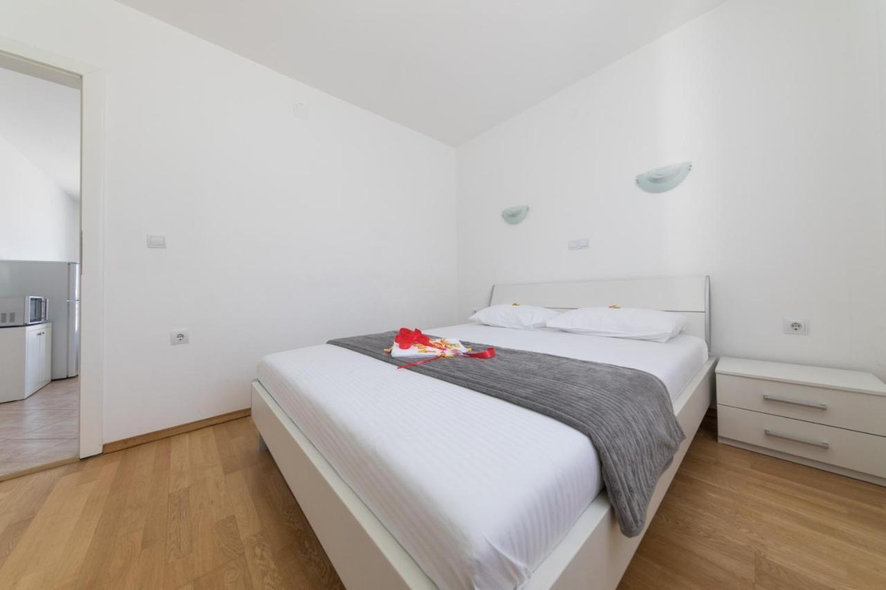 Apartments Tamaris ティヴァト エクステリア 写真