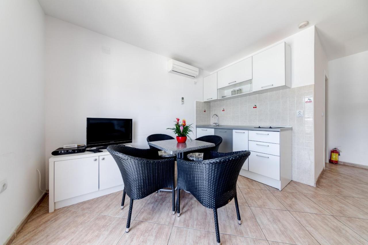 Apartments Tamaris ティヴァト エクステリア 写真